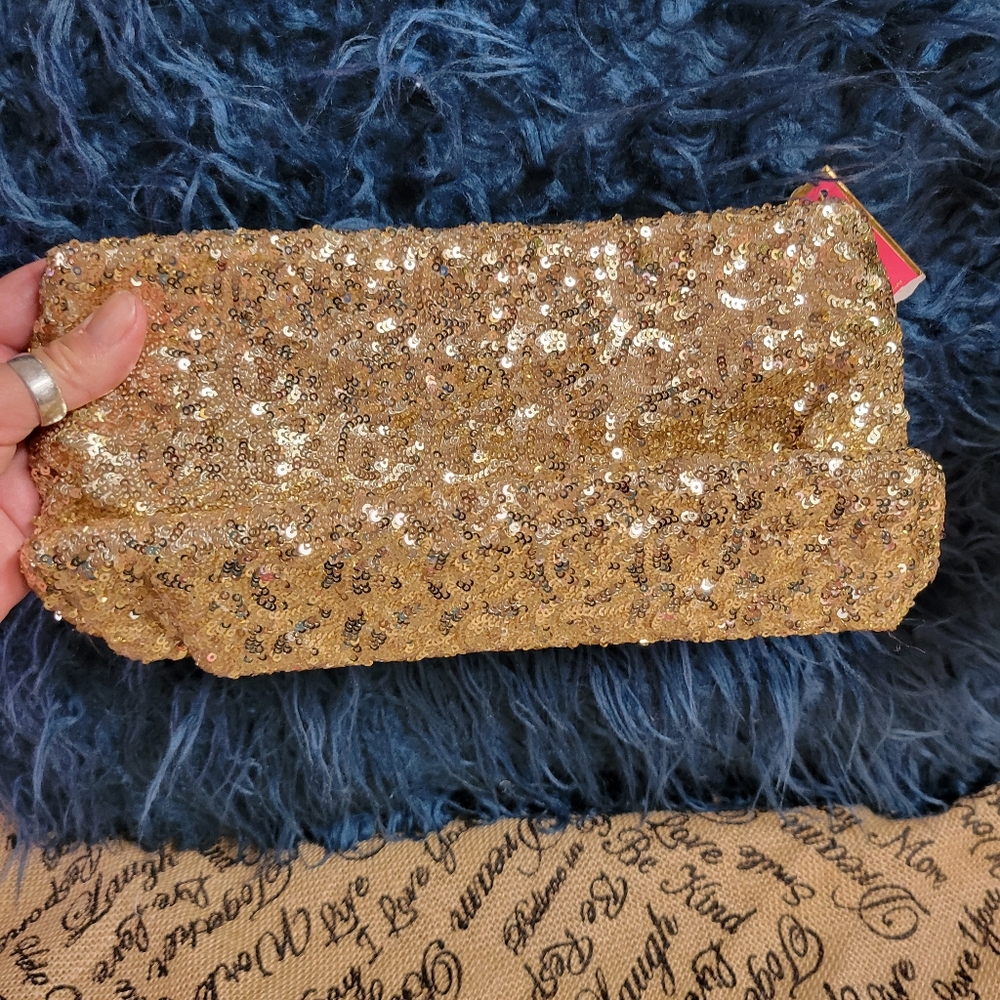 Victoria’s Secret gold sequin cosmetic bag - Picture 6 of 10